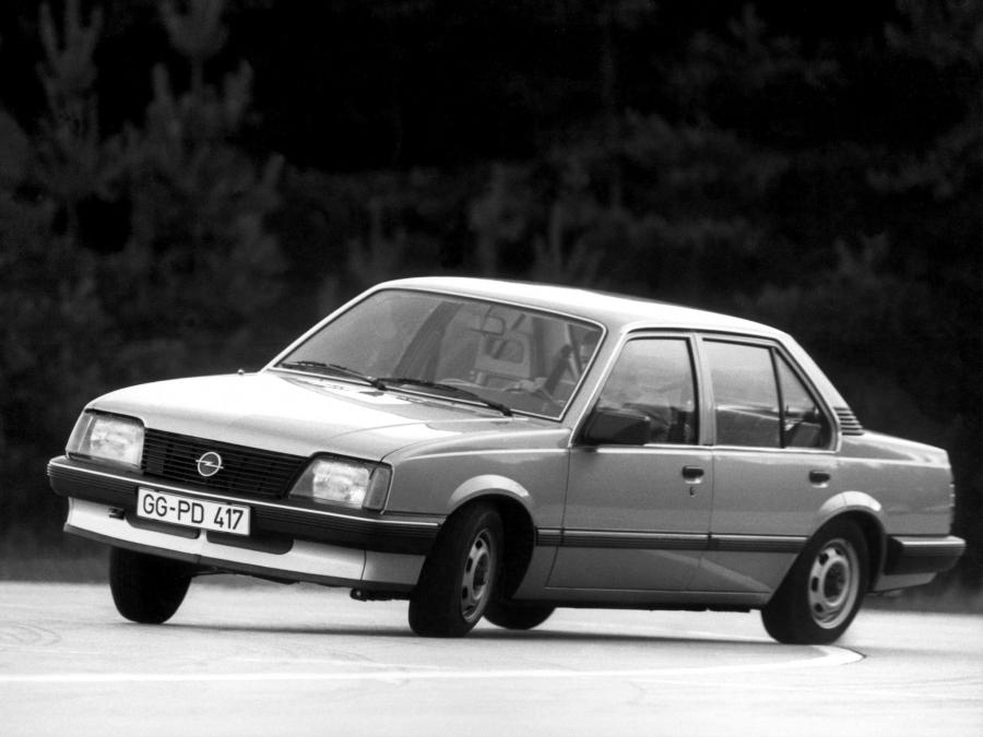 Opel Ascona 4-Door 1981 года  (фото 15 из 18)